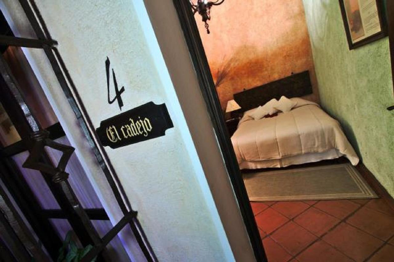 D'Leyenda Hotel Antigua Extérieur photo