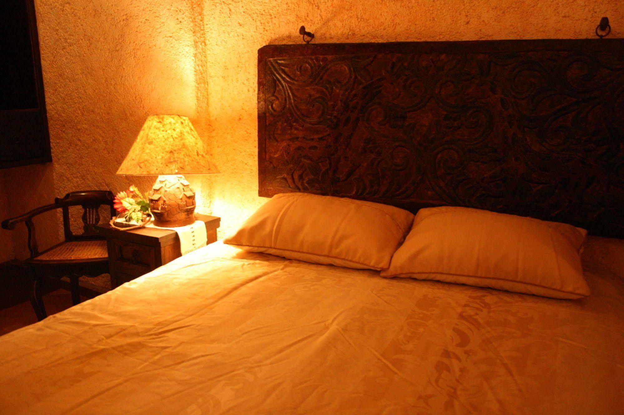 D'Leyenda Hotel Antigua Extérieur photo