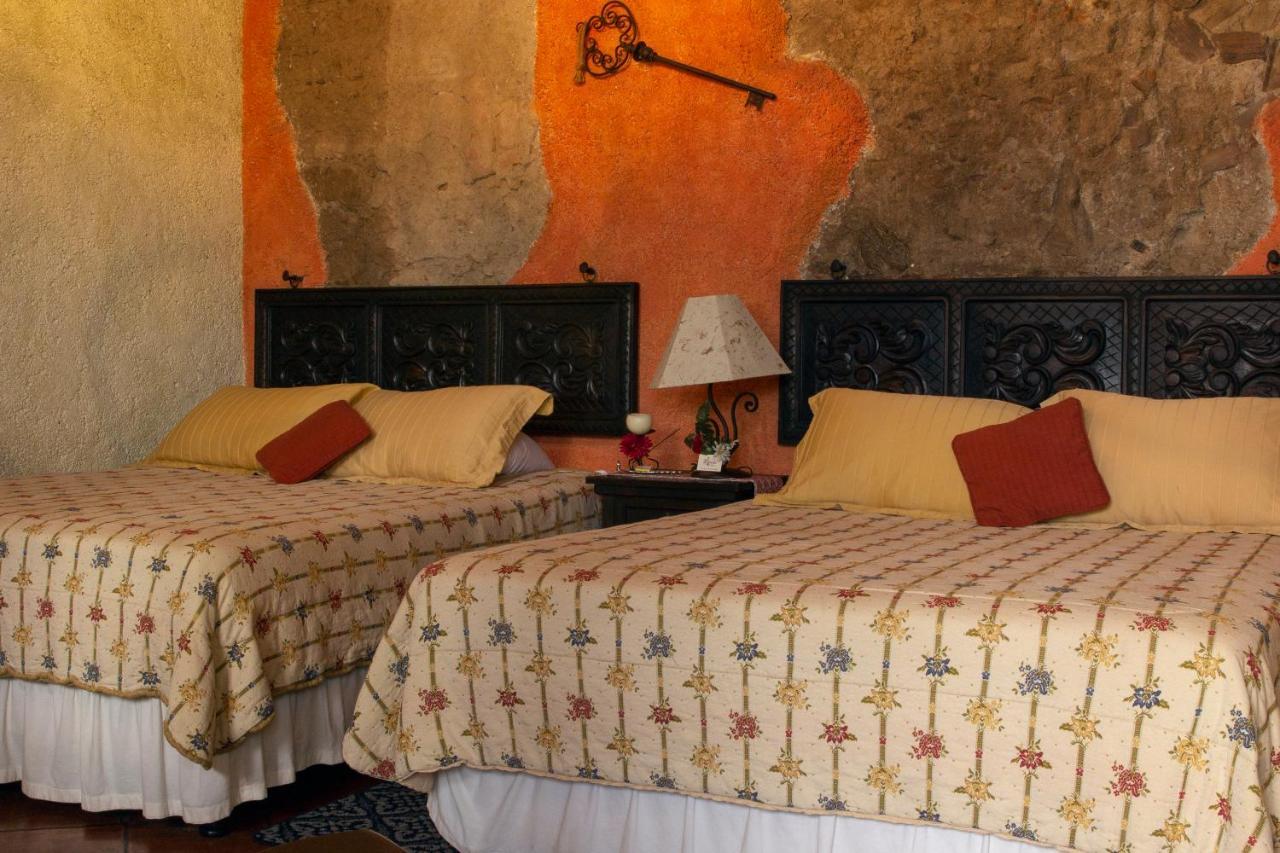 D'Leyenda Hotel Antigua Extérieur photo
